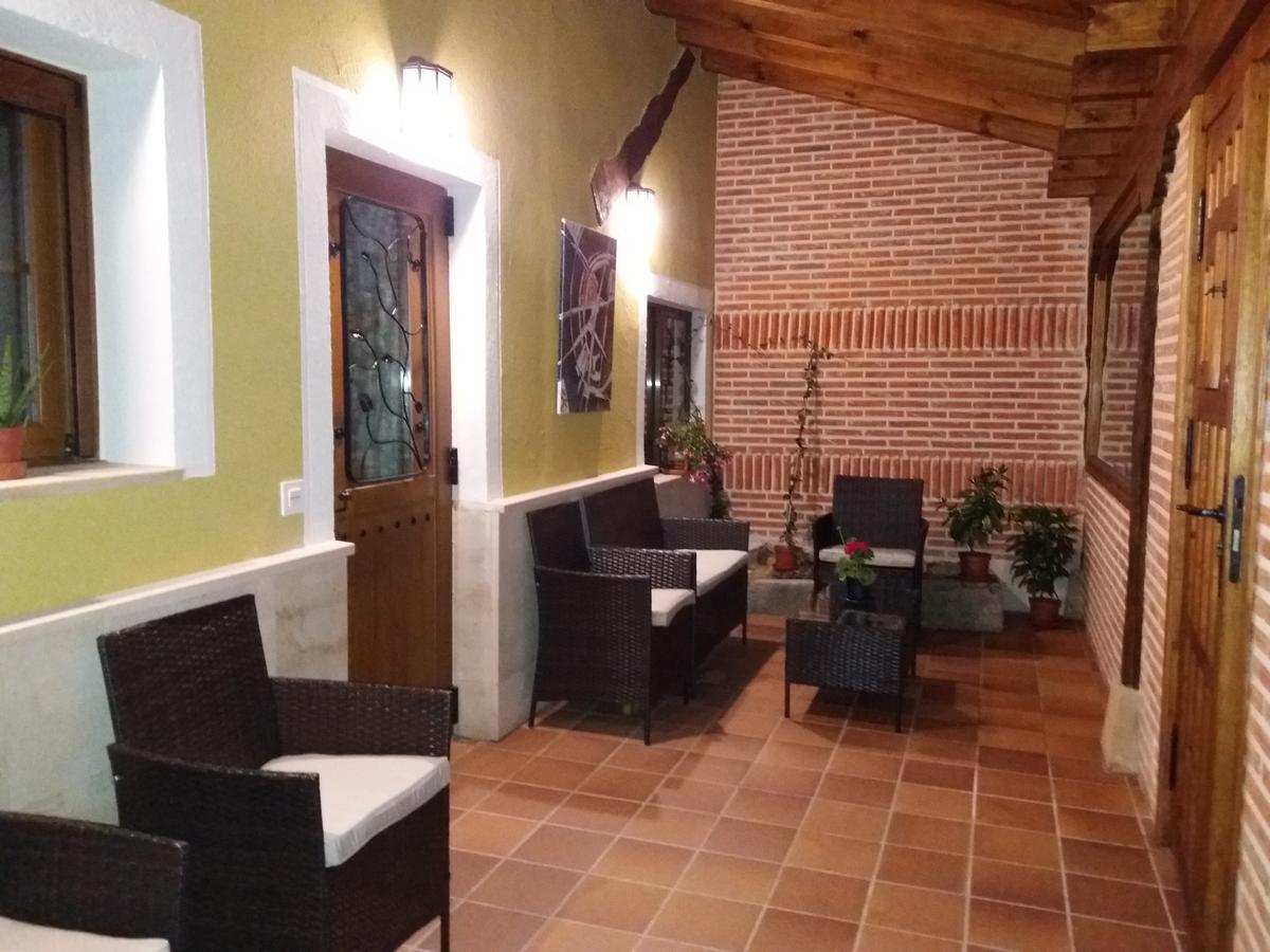 Hotel Rural El Yunque Santibanez de la Pena Екстериор снимка