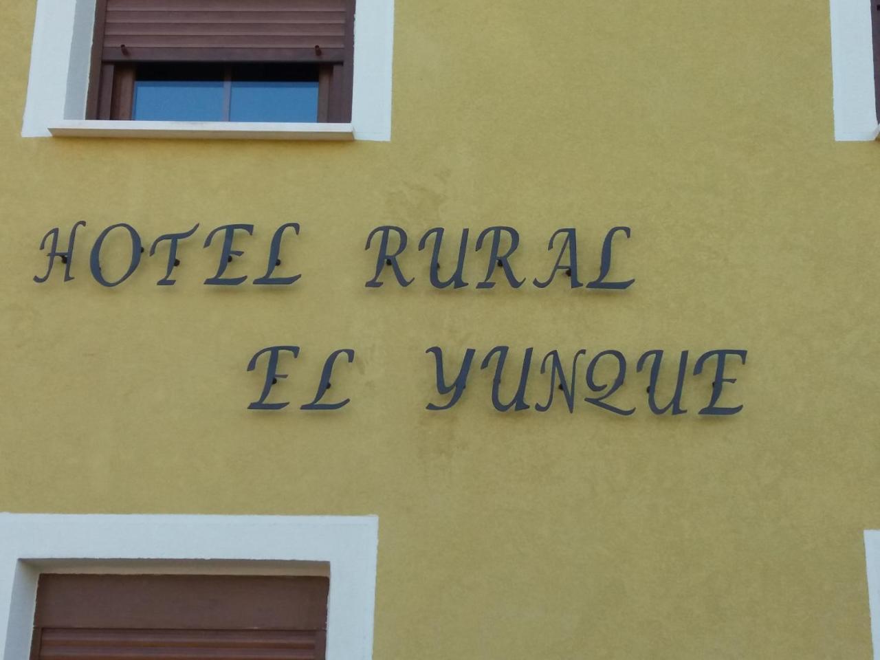Hotel Rural El Yunque Santibanez de la Pena Екстериор снимка